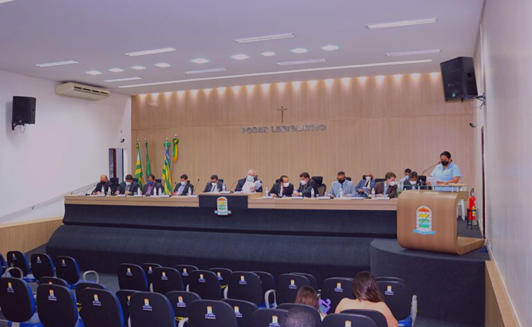 Vereadores formam Comissão Especial para investigar fatos ocorridos no Hospital de Campanha de Porangatu.